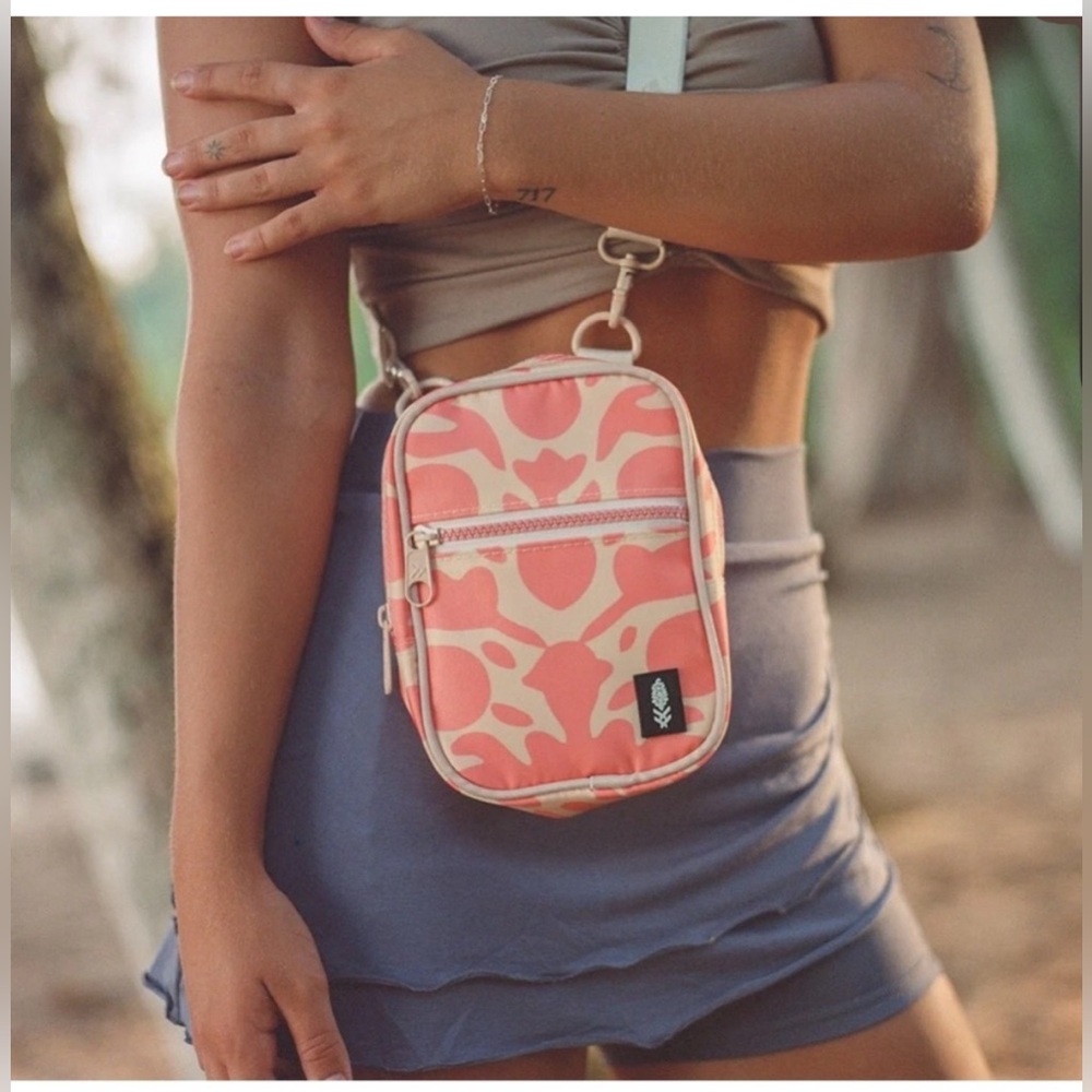 NWT Free People X Thread Crossbody Bag (Soldout Online) - Picture 1 of 7